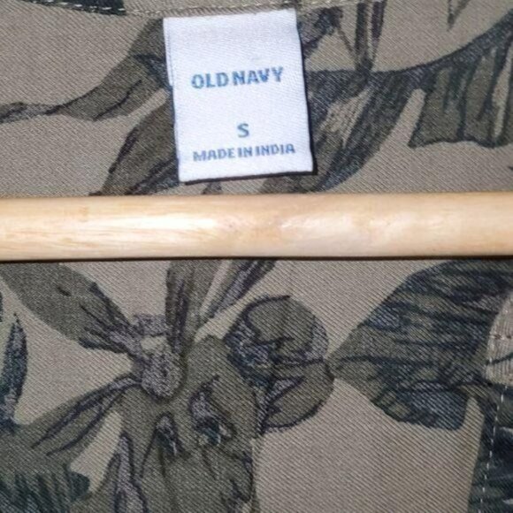 Old Navy Graphic Jungle Leaves V-neck Buttoned LS Army Green Sz. S Tunic Blouse - Picture 5 of 7